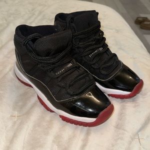 Air Jordan 11 Bred size 4Y